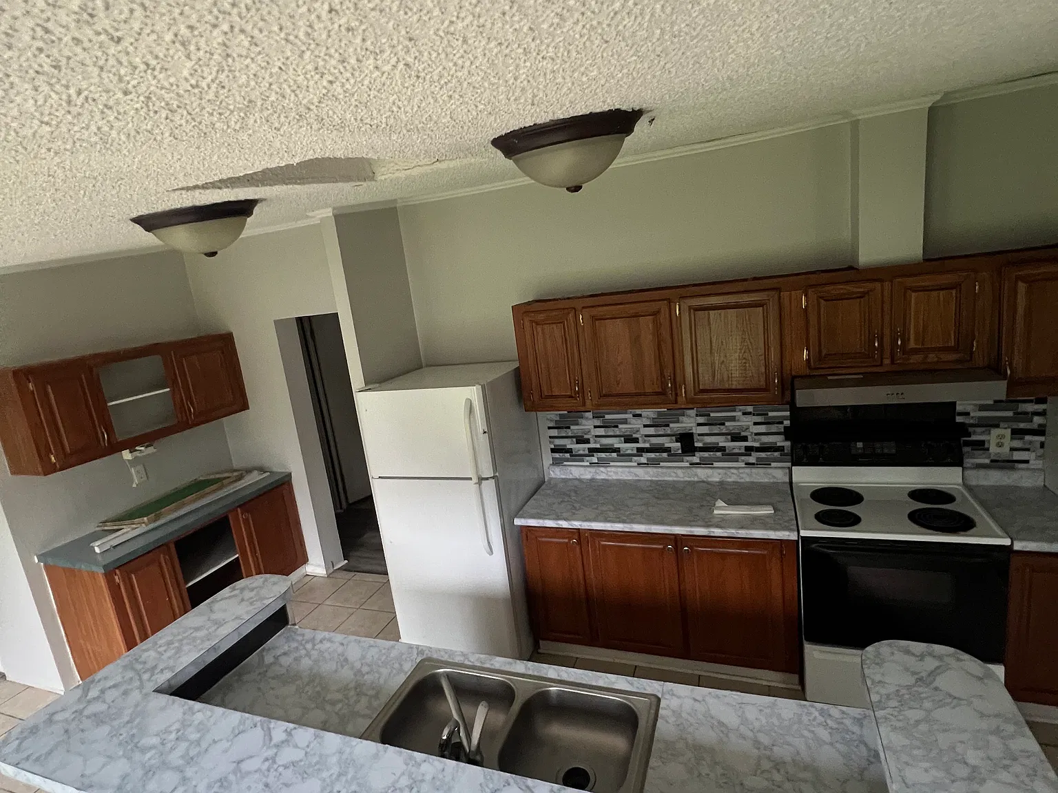 3 bed, 2044 sqft, $1,350 — Photo 2