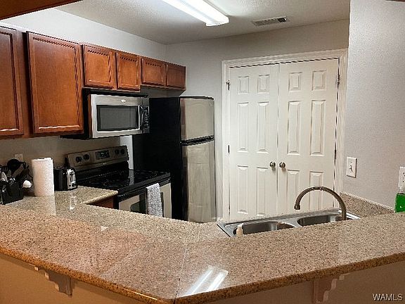 5th image of 3218 Veterans Memorial Pkwy APT 3202