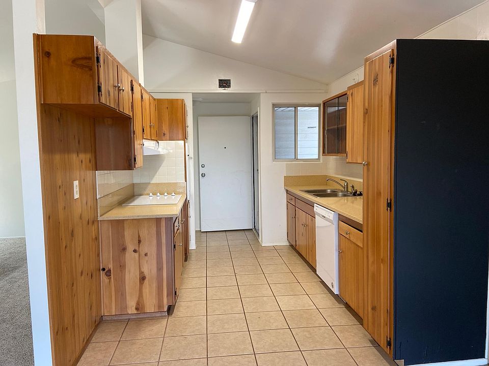 1st image of 9563 Larrabee Ave