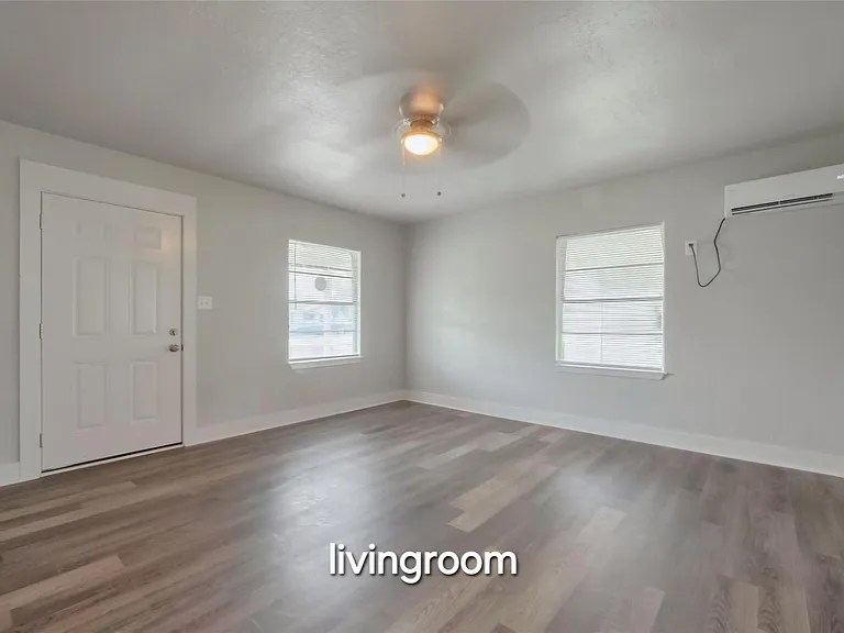 1311 Fred St — Photo 4
