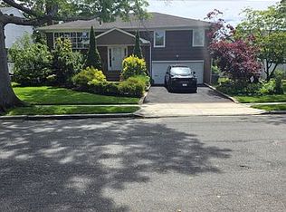39 Halyard Rd, Valley Stream, NY 11581
