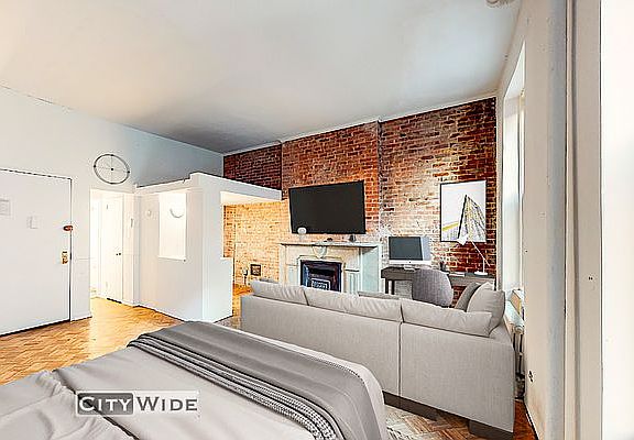 2nd image of 150 E 46th St #2B