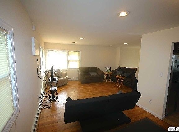 3rd image of 519 Webster Ave