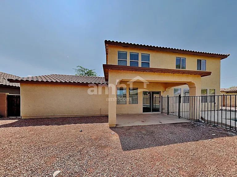 2827 S 74th Dr — Photo 25