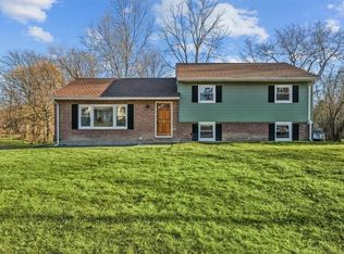 8 Hudson Dr, New Windsor, NY 12553