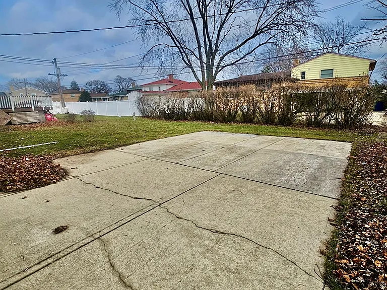 1601 N 9th Ave — Photo 13