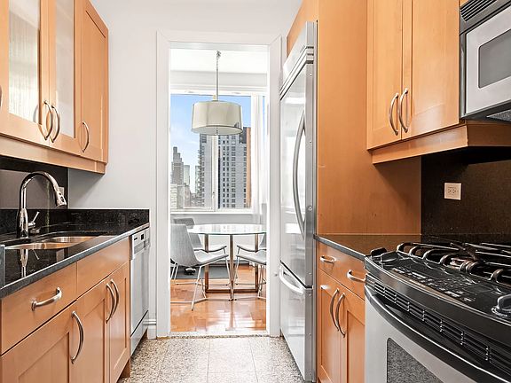 4th image of 401 E 60th St APT 28B