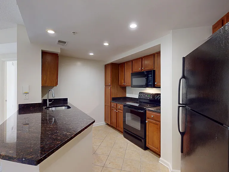 1301 Thomas Circle — Photo 88