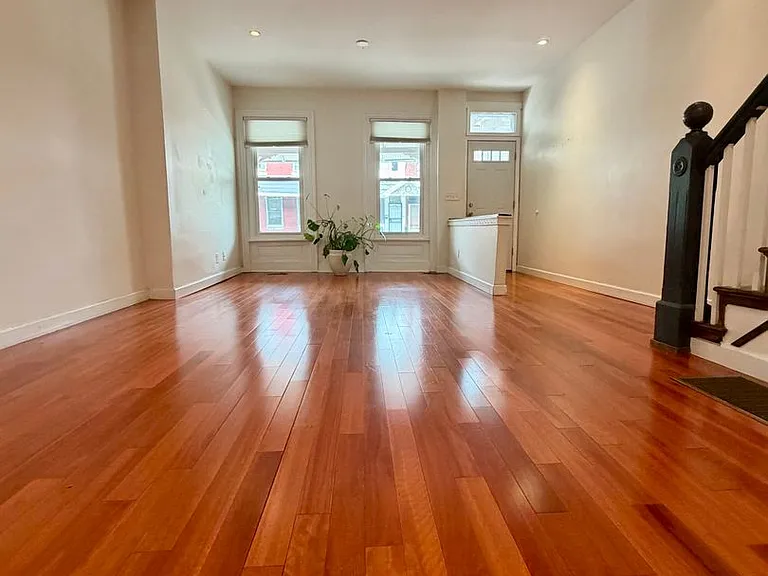 2120 Wharton St — Photo 6