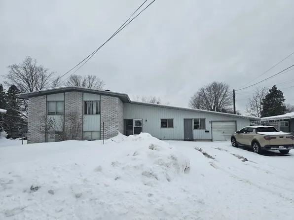 4 Country Wood Dr, Kincheloe, MI 49788