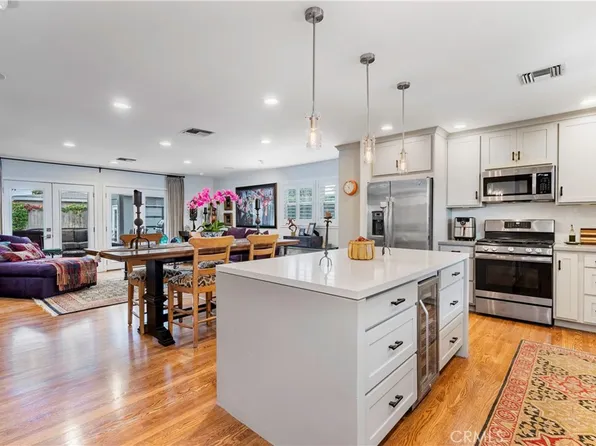 6320 E Los Santos Dr, Long Beach, CA 90815