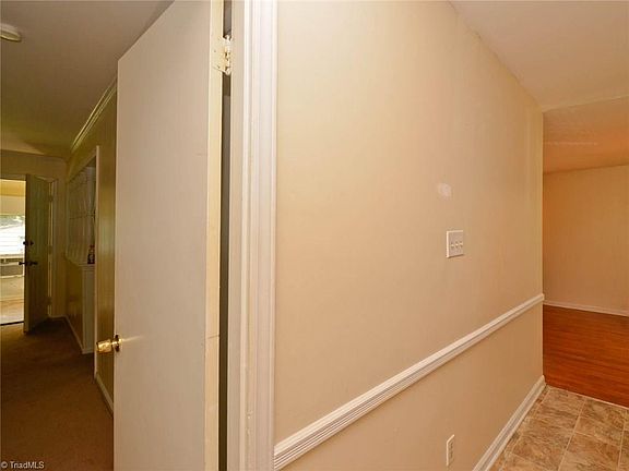 3rd image of 4203 Queen Beth Dr