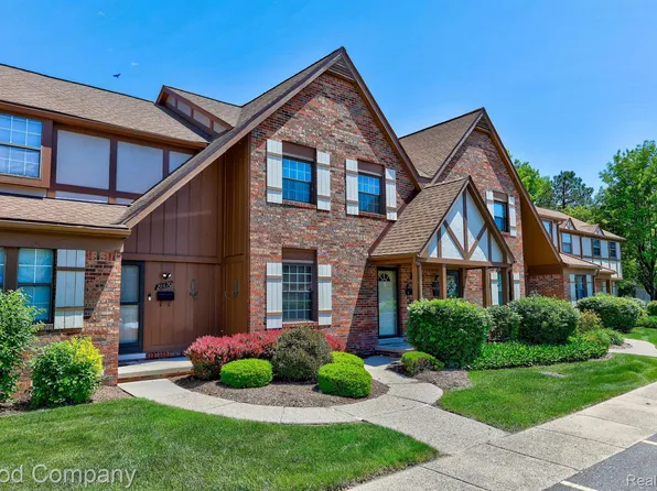 28660 Lowell Ct N, Southfield, MI 48076