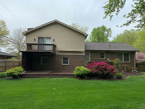 Deck off master bedroom