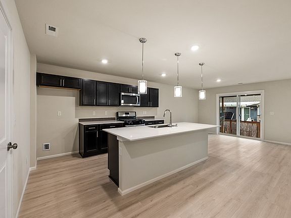 2nd image of 2932 6th Ave NE
