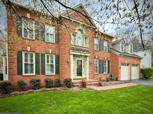 12985 Thistlethorn Dr, Herndon, VA 20171