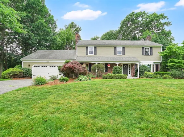 27 Eastwood Dr, Wilbraham, MA 01095