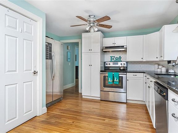 5th image of 130 Pettaconsett Ave
