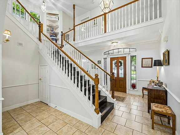 3rd image of 6015 Spanish Oak Way