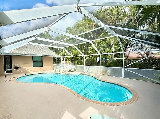4 bed, 2.0 bath, 2490 sqft, $8,500 — Photo 3