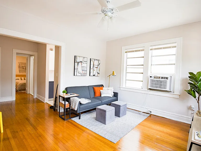 320 Mendoza Ave #2 — Photo 4