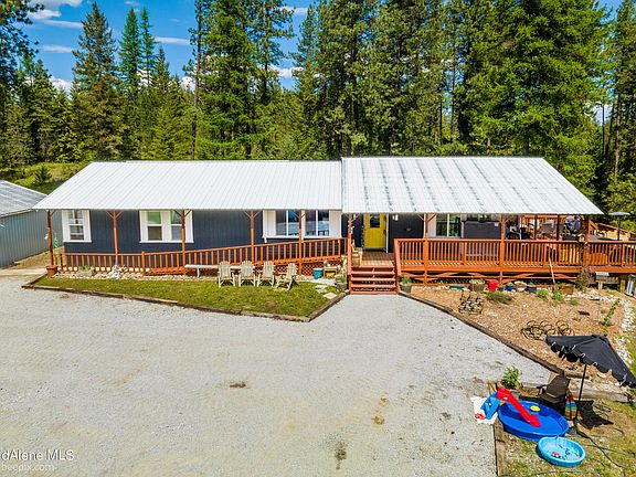 3rd image of 39 Woodstock Dr