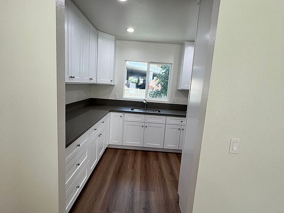 5th image of 140 E Colorado Blvd #140B