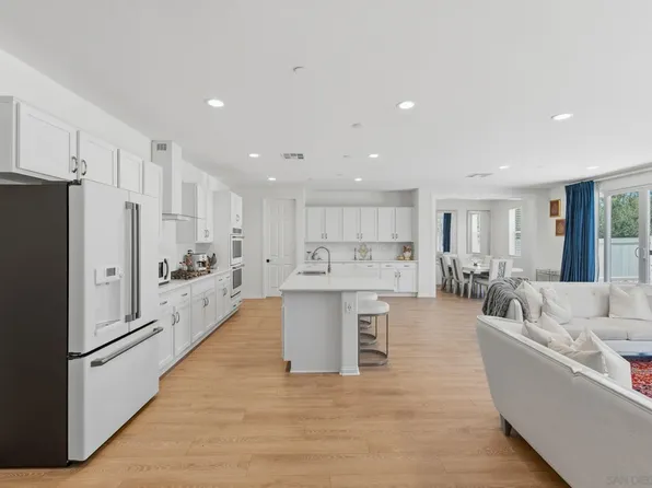 34490 Bloomberry Rd, Murrieta, CA 92563