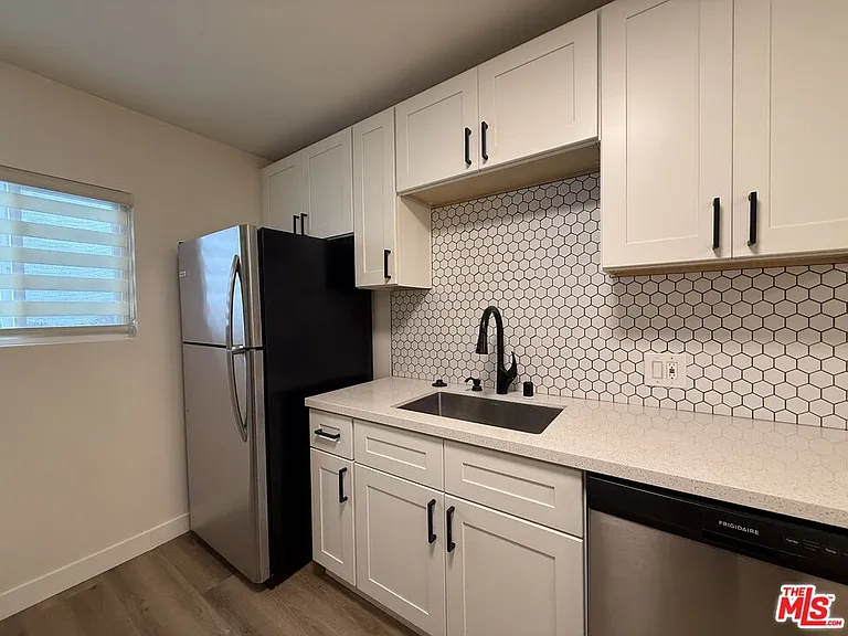 314 S Clark Dr #2 — Photo 19