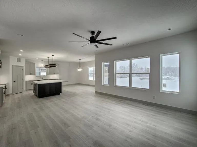 107 E Acacia Cir — Photo 9