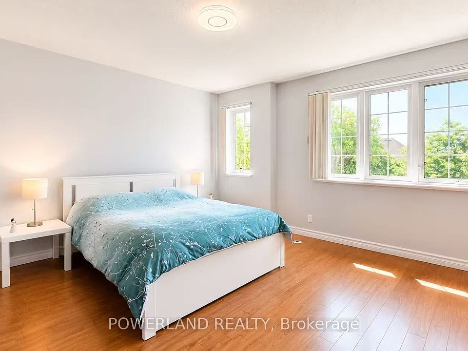 2nd image of 28 Sommerset Way #1120
