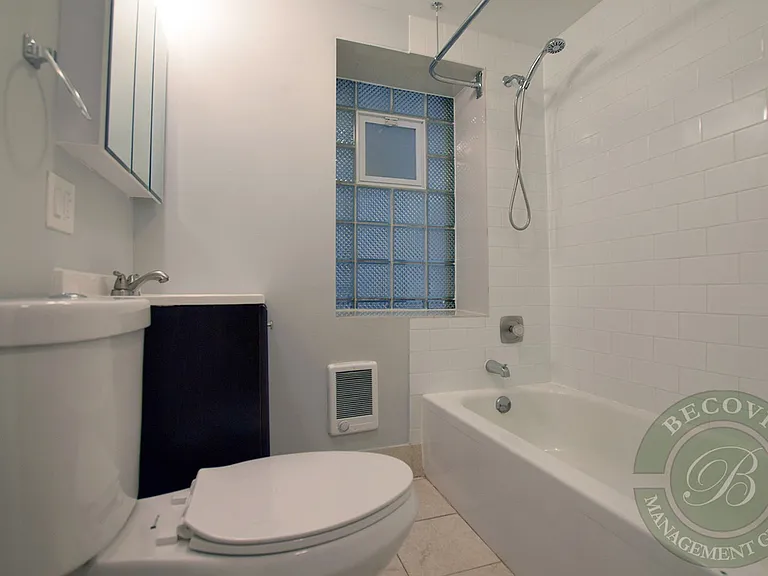 The Legacy HB at Clarendon Park — Photo 38