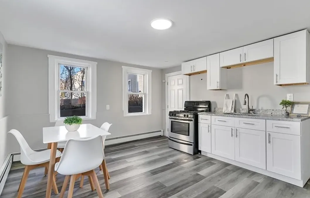 1 bed, 950 sqft, $1,700 — Photo 2