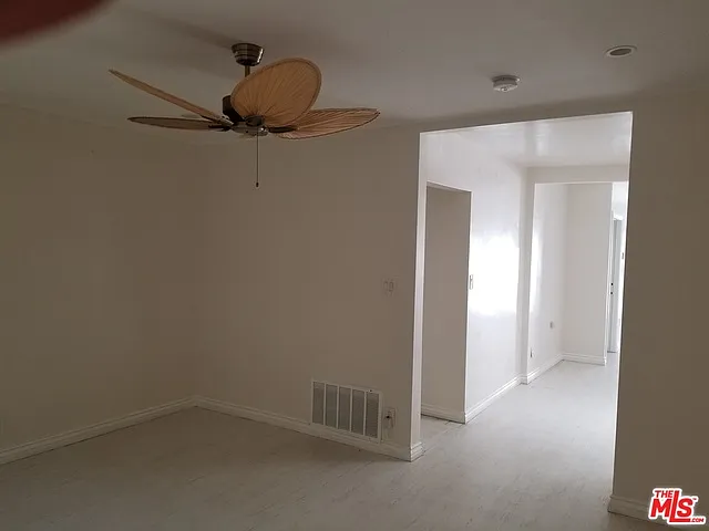 3 bed, 2.0 bath, 1310 sqft, $4,395 — Photo 4