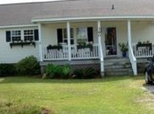 360 Diamond City Dr, Harkers Island, NC 28531