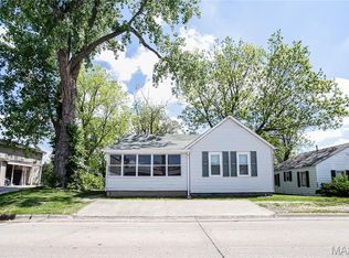303 McGill St, Jerseyville, IL 62052