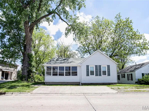 303 McGill St, Jerseyville, IL 62052