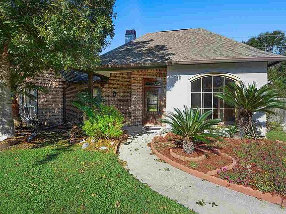2nd image of 10522 Cedarbrook Dr