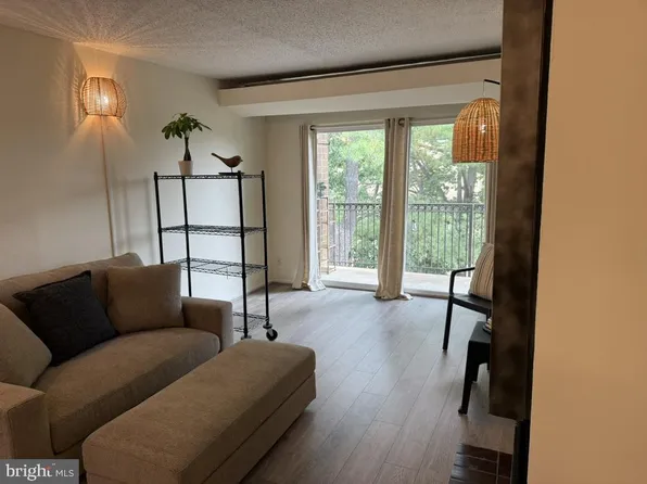 60 S Van Dorn St APT 506, Alexandria, VA 22304