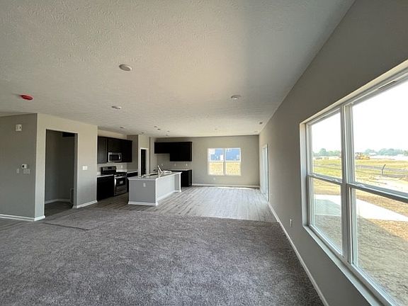 4th image of 10232 Meadow Ln