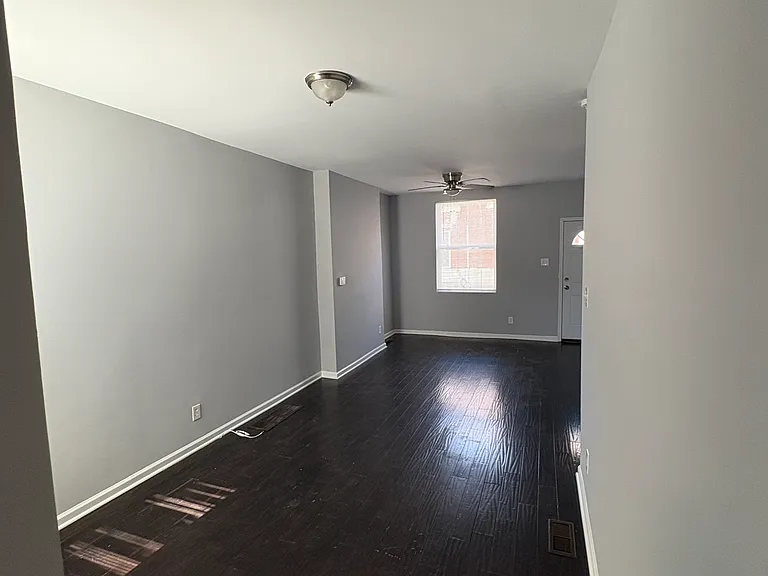 1324 Victoria St — Photo 4