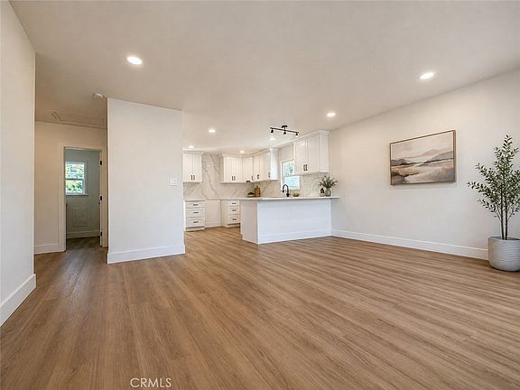 2nd image of 4744 Cover St