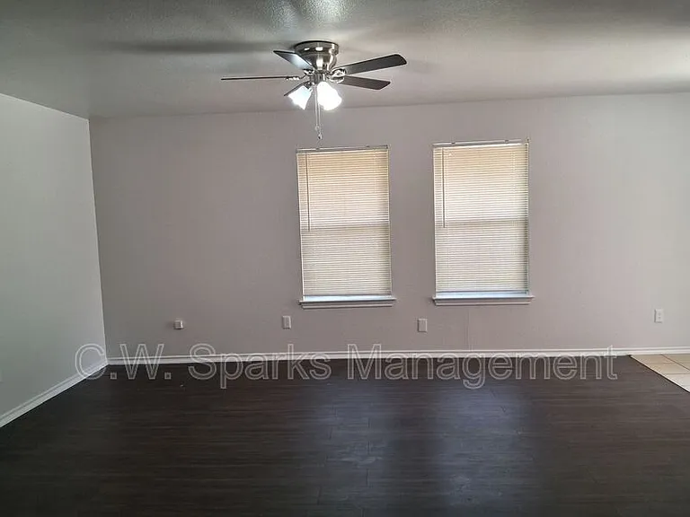 13651 Biggs St — Photo 33