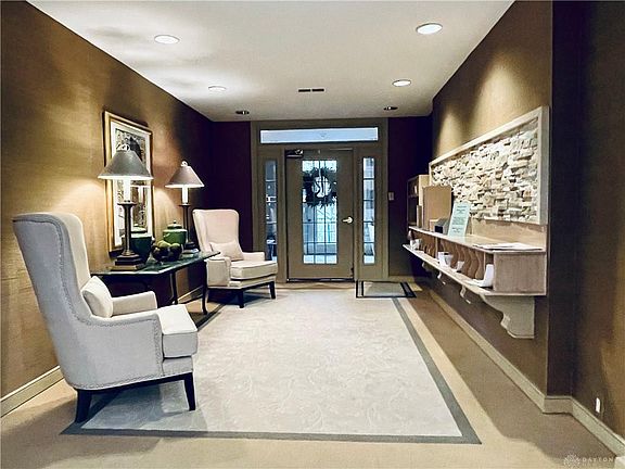 2nd image of 333 Oakwood Ave Suite 3D