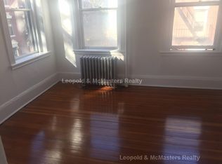 28 Grove St #2F, Boston, MA 02114
