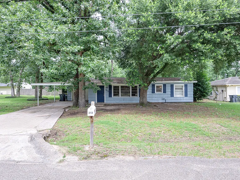 312 Harris Blvd — Photo 1
