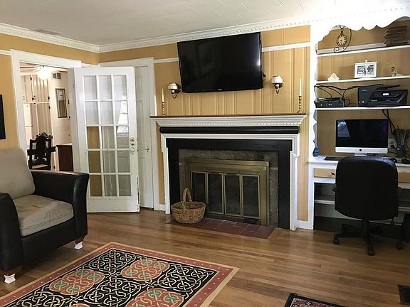 3rd image of 185 South St