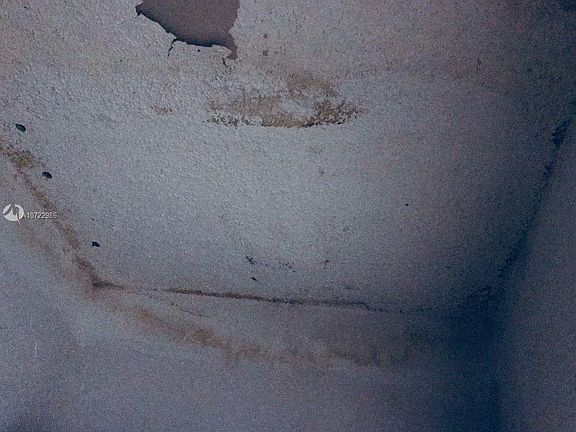 4th image of 3210 Windward Ln