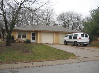 713 NE Banner Dr, Lees Summit, MO 64086