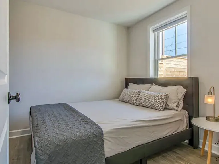 2117 Gladstone Ave — Photo 26